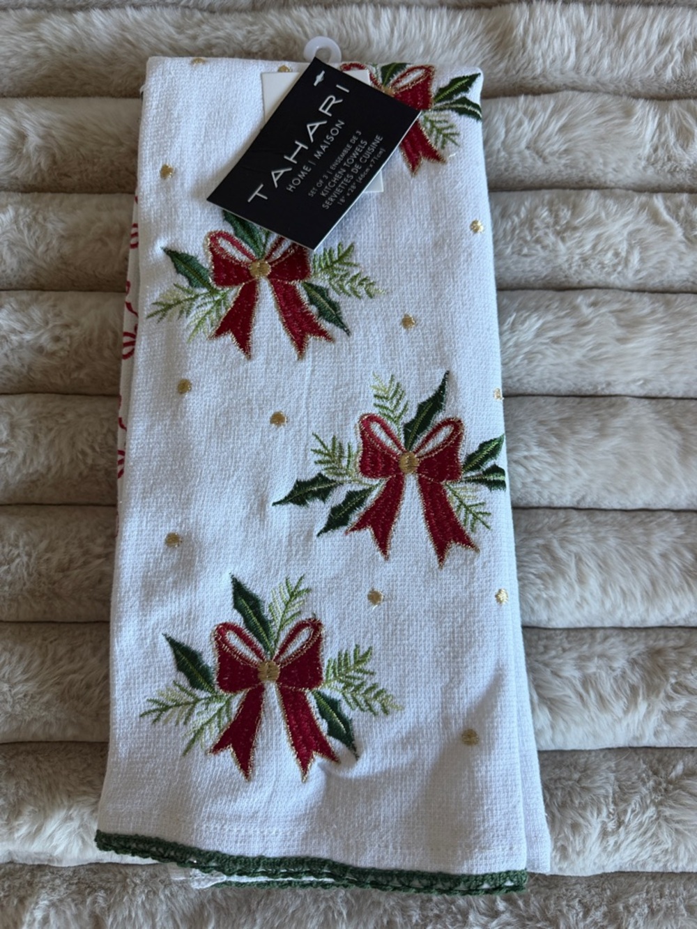 Tahari Holiday Christmas Kitchen Towels Red Bow Gold & Green Stripe NEW!